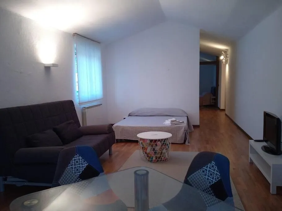 Torno Subito... La Spezia Citra: 011015-Lt-1819 Apartment Italy